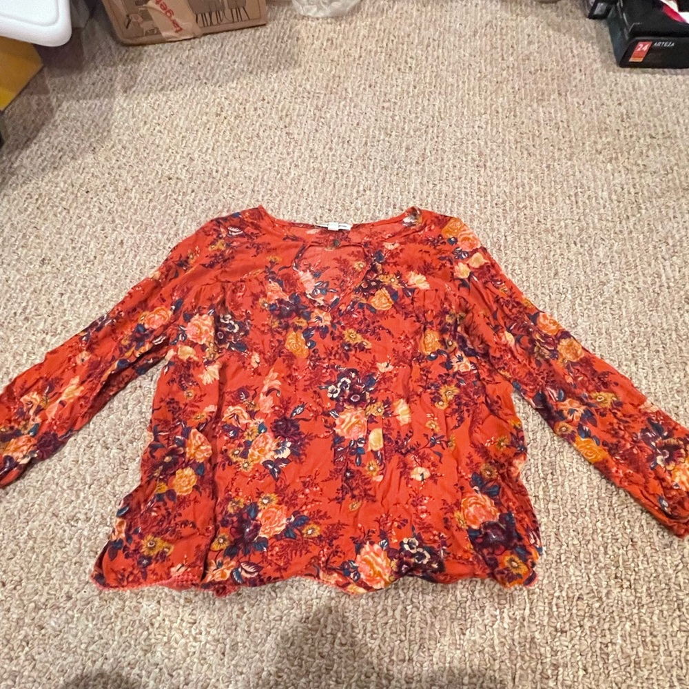 AMERICAN EAGLE FLORAL BLOUSE